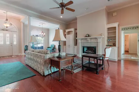 Living - 121 Brookside Dr, Clinton, MS 39056 photo 3 of 9