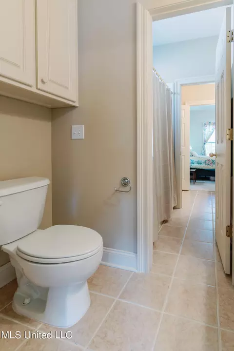 Bath - 121 Brookside Dr, Clinton, MS 39056 photo 8 of 12