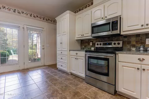 Kitchen - 121 Brookside Dr, Clinton, MS 39056 photo 2 of 10