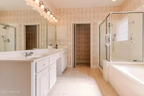 Bath - 121 Brookside Dr, Clinton, MS 39056 photo 1 of 12