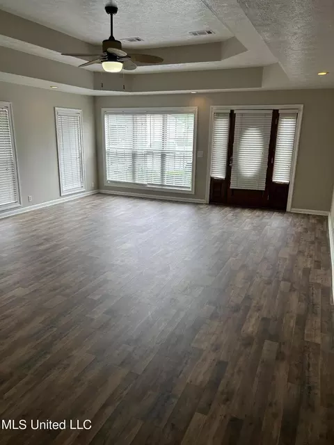 125 Village Ct, Jackson, MS 39206