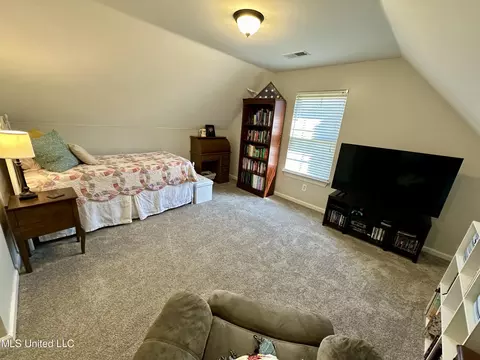 Bedroom - 283 Fairway Trace Dr, Hernando, MS 38632 photo 2 of 7