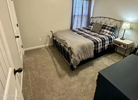 Bedroom - 283 Fairway Trace Dr, Hernando, MS 38632 photo 4 of 7