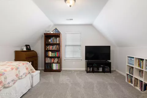 Living - 283 Fairway Trace Dr, Hernando, MS 38632 photo 3 of 3