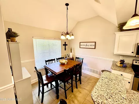 Dining - 283 Fairway Trace Dr, Hernando, MS 38632 photo 1 of 1
