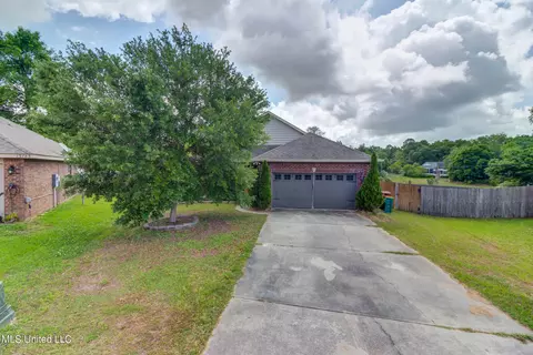 13745 Windwood Dr, Gulfport, MS 39503
