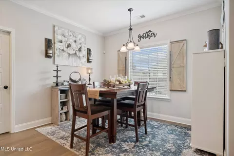 Dining - 685 Mcneese Dr, Nesbit, MS 38651 photo 1 of 2