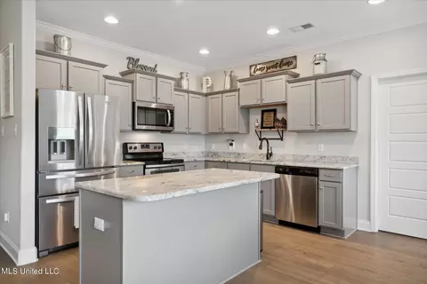 Kitchen - 685 Mcneese Dr, Nesbit, MS 38651 photo 1 of 6