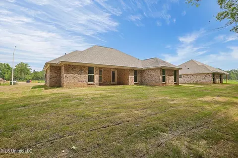 Exterior - 120 Jasmine Cove Dr, Brandon, MS 39042 photo 7 of 7