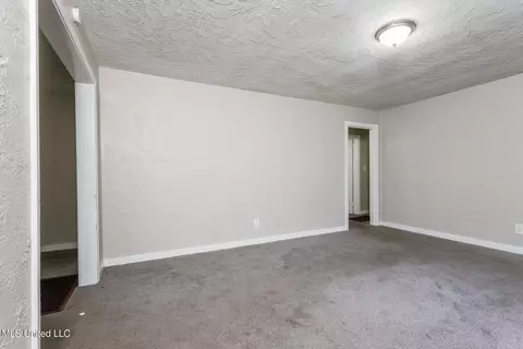 701 Cedarhurst Rd, Jackson, MS 39206 photo 3