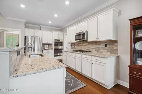 Kitchen - 1686 Shepherd Dr, Hernando, MS 38632 photo 1 of 5