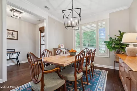 Dining - 1686 Shepherd Dr, Hernando, MS 38632 photo 2 of 2