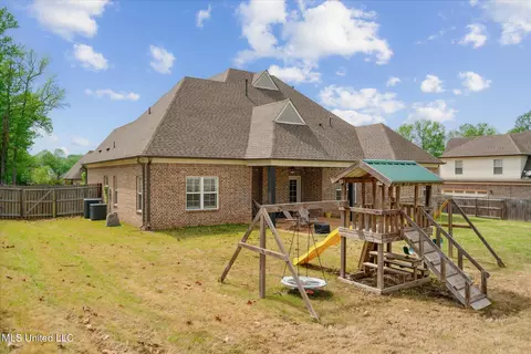 Exterior - 1686 Shepherd Dr, Hernando, MS 38632 photo 6 of 8