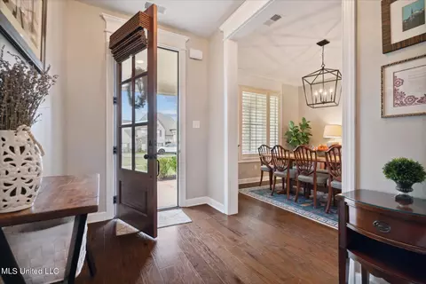 Entry Way - 1686 Shepherd Dr, Hernando, MS 38632 photo 1 of 2