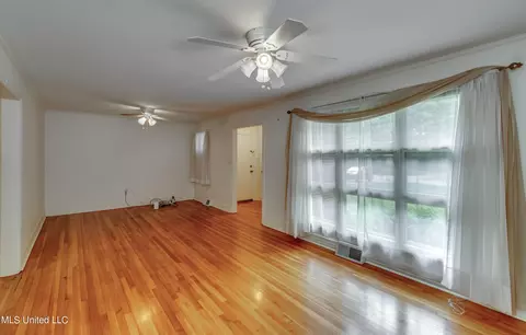 Living - 5607 Concord Dr, Jackson, MS 39211 photo 1 of 2