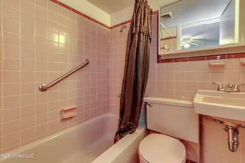 Bath - 5607 Concord Dr, Jackson, MS 39211 photo 6 of 6