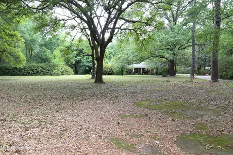 4108 Stonehurst Dr, Moss Point, MS 39562