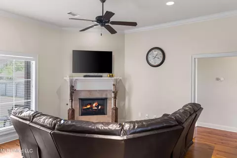 Living - 106 Trailbridge Dr, Canton, MS 39046 photo 1 of 2