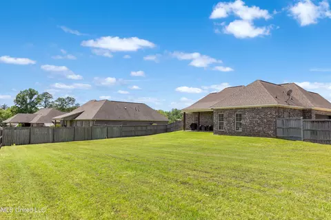 Exterior - 106 Trailbridge Dr, Canton, MS 39046 photo 4 of 5