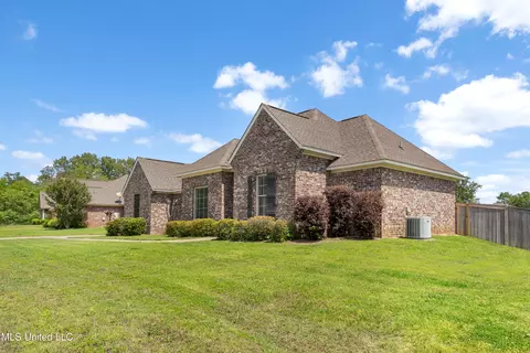 Exterior - 106 Trailbridge Dr, Canton, MS 39046 photo 2 of 5