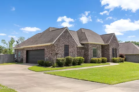 Exterior - 106 Trailbridge Dr, Canton, MS 39046 photo 3 of 5