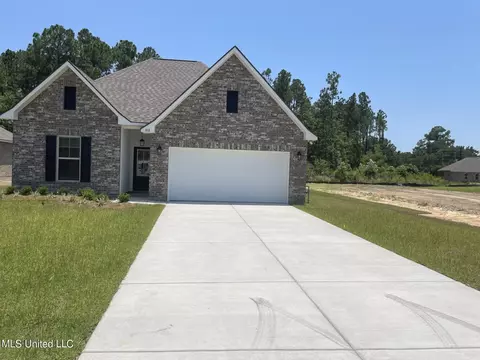 812 Leeward Dr, Biloxi, MS 39532