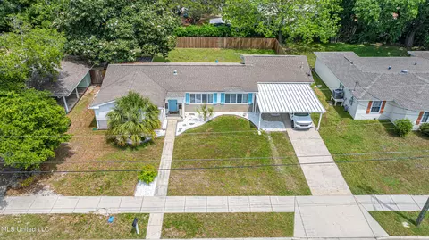160 Pine Grove Ave, Biloxi, MS 39531