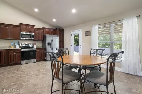 Dining - 21 Cascade Cv, Perkinston, MS 39573 photo 1 of 2