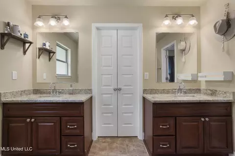 Bath - 21 Cascade Cv, Perkinston, MS 39573 photo 3 of 4