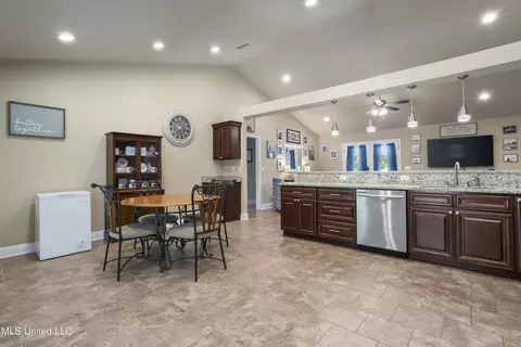 Kitchen - 21 Cascade Cv, Perkinston, MS 39573 photo 2 of 3