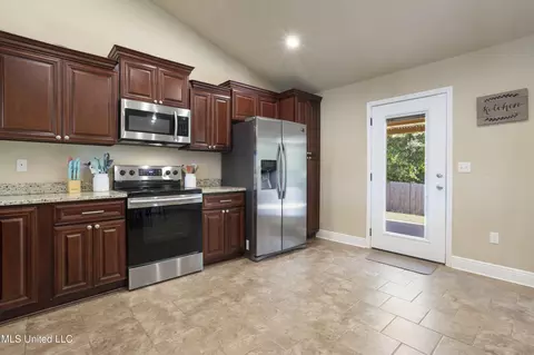 Kitchen - 21 Cascade Cv, Perkinston, MS 39573 photo 1 of 3