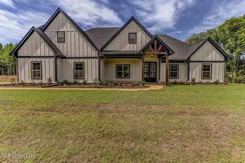 9094 Treadway Creek Dr, Hernando, MS 38632