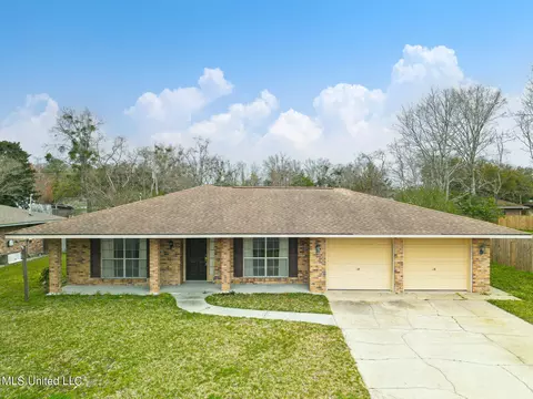 114 Vance Pl, Long Beach, MS 39560