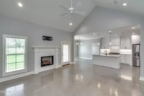 707 Summerfield Dr, Canton, MS 39046 photo 3