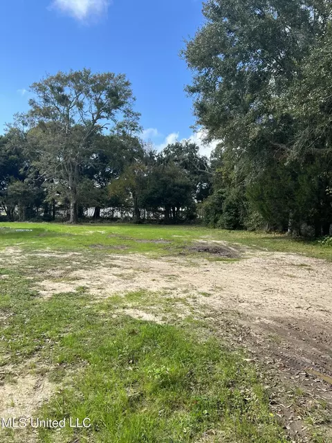 lot Apt 1 Mantou St, Pascagoula, MS 39567