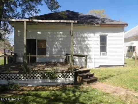 Exterior - 155 W Cypress St, Charleston, MS 38921 photo 4 of 7