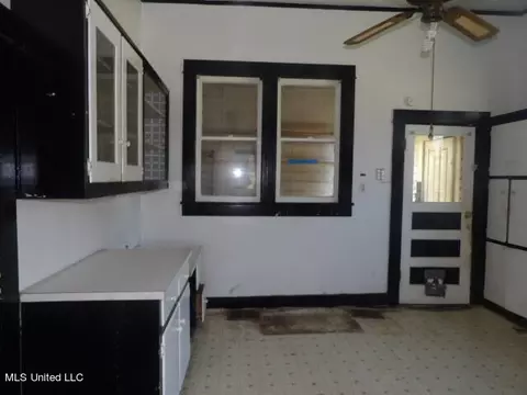 Other - 155 W Cypress St, Charleston, MS 38921 photo 3 of 10
