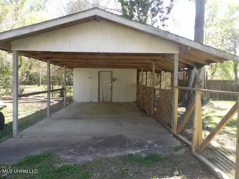 Exterior - 155 W Cypress St, Charleston, MS 38921 photo 5 of 7