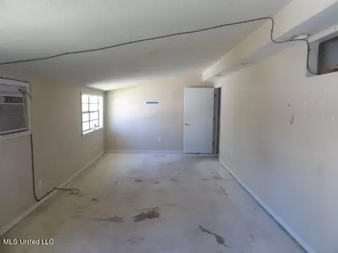 Exterior - 155 W Cypress St, Charleston, MS 38921 photo 6 of 7