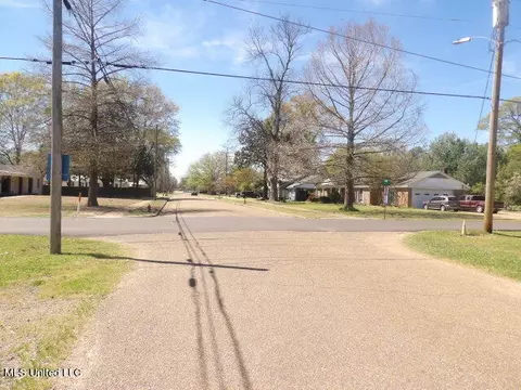 View/Area - 155 W Cypress St, Charleston, MS 38921 photo 1 of 1