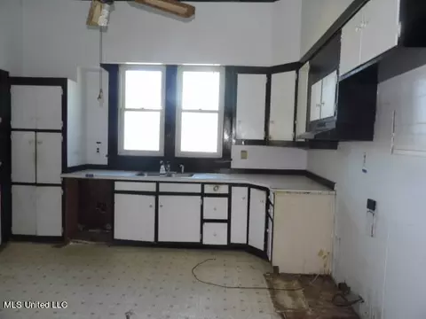 Kitchen - 155 W Cypress St, Charleston, MS 38921 photo 1 of 1