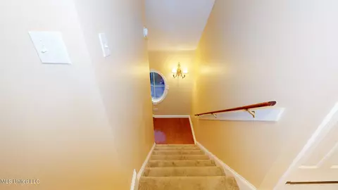 Entry Way - 1628 Cedar Trace Dr, Hernando, MS 38632 photo 2 of 2