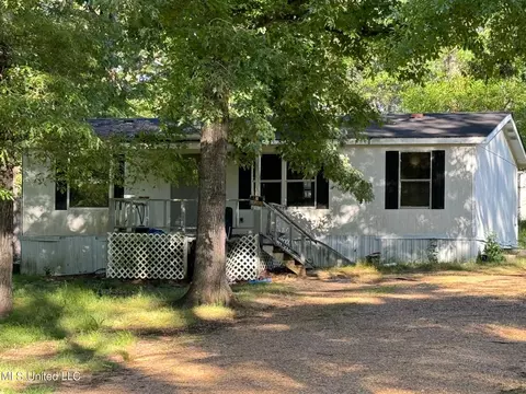 124 Fox Run Dr, Raymond, MS 39154