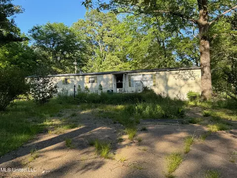 116 Fox Run Dr, Raymond, MS 39154