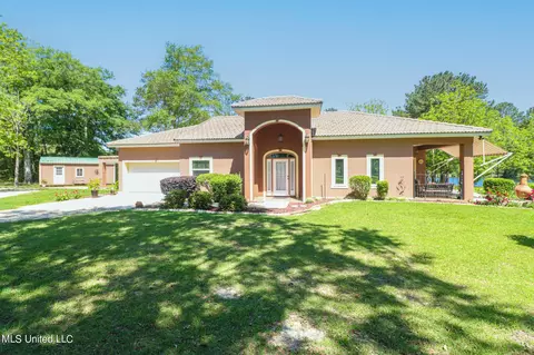 56 Los Nogales Blvd, Poplarville, MS 39470