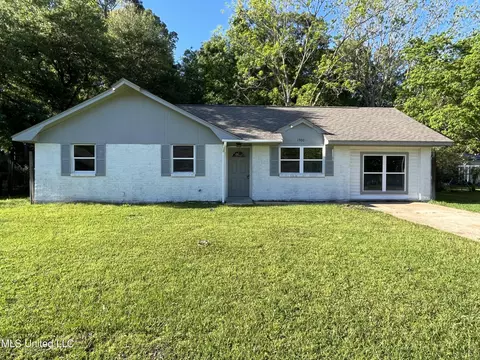 1500 Riverside Dr, Gautier, MS 39553