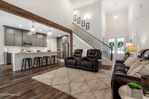 Living - 3792 Reghans Pl, Hernando, MS 38632 photo 3 of 3