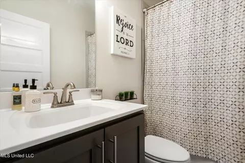 Bath - 3792 Reghans Pl, Hernando, MS 38632 photo 1 of 4