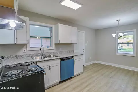 6659 Lake Forest Dr, Jackson, MS 39213 photo 7