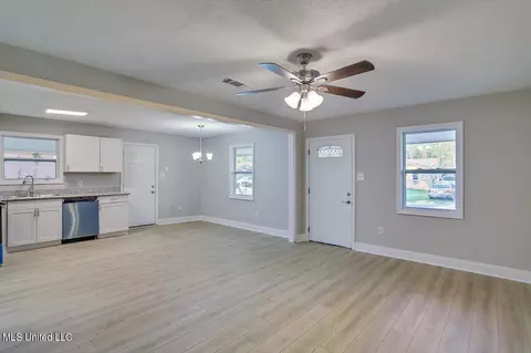 6659 Lake Forest Dr, Jackson, MS 39213 photo 3